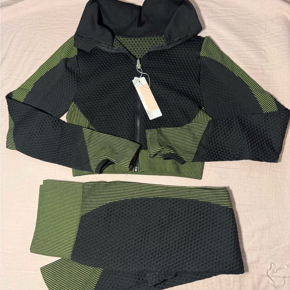 C+D+M Other - Stylish Black and Green Women's Activewear Set